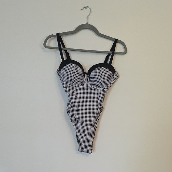 Chic Black and White Gingham One-Piece Swimsuit - Picture 1 of 4